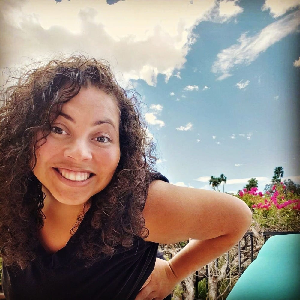 Meet your Posher, Cassandra